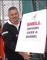 Shell oil tanker drivers strike was successful, photo Bob Severn
