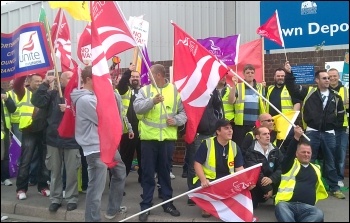 Southampton refuse strike 23 05 11 , photo Southampton Socialist Party