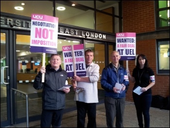Lecturers' strike at UEL, 18.10.12, photo Pete Mason Lecturers' strike at UEL, 18.10.12, photo Pete Mason
