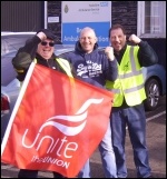 Bentley & Doncaster Unite ambulance strikers, photo A Tice Bentley & Doncaster Unite ambulance strikers, photo A Tice