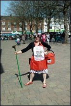'Clean up the dirty big business politicians' - Walthamstow Socialist Party , photo S. Kimmerle 'Clean up the dirty big business politicians' - Walthamstow Socialist Party , photo S. Kimmerle