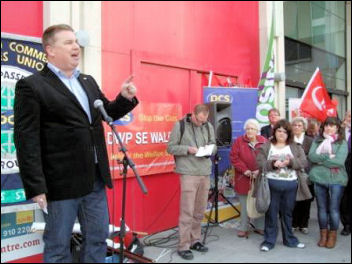 Newport Demo to save the Passport Office: Alex Gordon, RMT President, addressing rally, photo Socialist Party Wales Newport Demo to save the Passport Office: Alex Gordon, RMT President, addressing rally, photo Socialist Party Wales