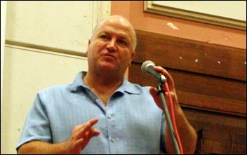 Bob Crow, RMT general secretary, addresses Socialism 2009, photo by Paul Mattsson