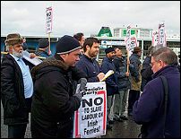 Welsh trade unionists showed their support and solidarity with Irish Ferries workers