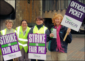 Unison Local Government strikes 16-17 July 2008 in Newcastle, photo by E Brunskill