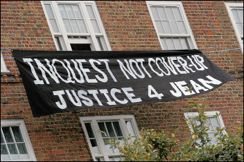 Banner calling for justice for Jean Charles de Menezes, photo Paul Mattsson