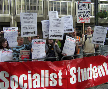 Bail out the students - not the bankers! - Campaign to Defeat Fees protest, photo Bob Severn