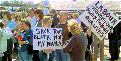 Magnificent NHS demonstration through Stoke-on-Trent on 29 April 2006