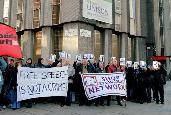 Demonstration outside Unison HQ against witchhunt of four unison members, photo Paul Mattsson