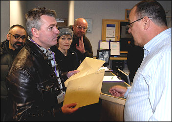 Demonstration at Unison HQ against witchhunt of four unison members: protest letters handed in , photo Paul Mattsson