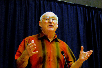 Peter Taaffe addresses Socialist Party Congress 2009, photo Paul Mattsson