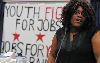 Monique from Huddersfield addresses Socialist Party congress 2009, photo Paul Mattsson