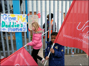 Workers occupy at Visteon Enfield, photo Paul Mattsson