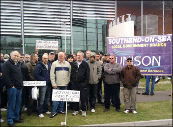 Workers picket Visteon at Basildon, photo Greg Maughan