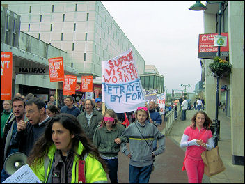 Basildon sacked Visteon car workers demonstrate, photo Greg Maughan