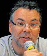 Frank Jepson (Unite convenor, Visteon Basildon), speaking at a London Socialist Party meeting April 2009, photo Paul Mattsson