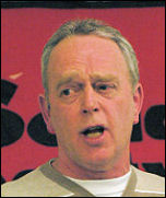 Keith Gibson at Socialist Party public meeting on lessons of the Lindsey oil refinery strike with, photo Paul Mattsson