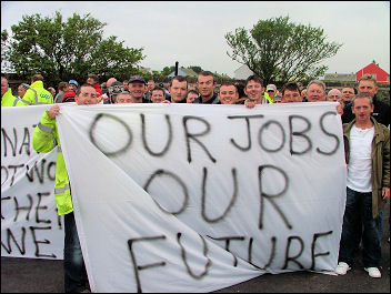 Workers strike at South Hook construction site in Milford Haven, Wales, photo Dave Reid