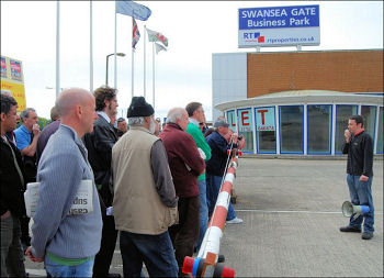 Rob Williams addresses Linamar workers at a rally in support of him, photo Sarah Mayo