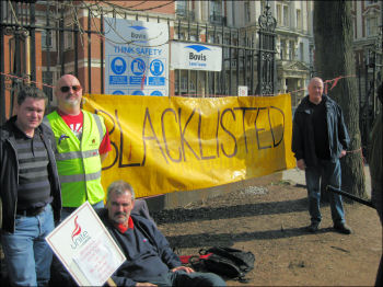 Blacklisted electricians protesting at the Manchester Royal Infirmary site, photo by The Socialist