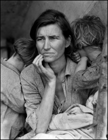 Unemployment in the 1930s depression in the USA. Mother with children., photo Wikimedia Commons