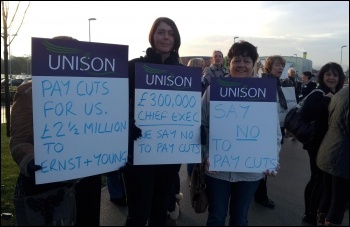 Admin staff strike, Mid Yorkshire NHS Trust, 1st November 2012, photo Iain Dalton