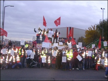 Doncaster Tesco drivers on strike, 9th November 2012, photo by A Tice