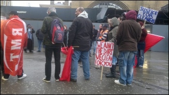 London Underground cleaners on strike, 31.12.12, photo by Arti Dillon