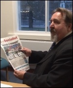 Don Thomas, Southampton rebel councillor, reading The Socialist, photo  Socialist Party