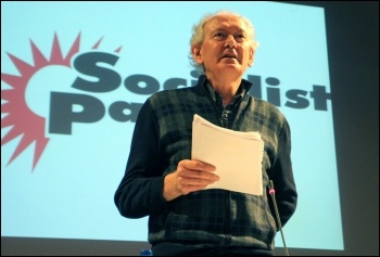 Lynn Walsh addresses Socialist Party congress, photo Senan