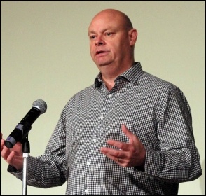 Steve Gillan speaking at NSSN conference, 29.6.13 , photo by Senan