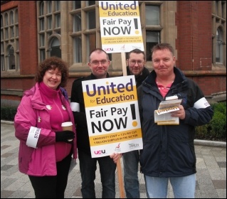Pickets at Northumbria university, photo by E Brunskill