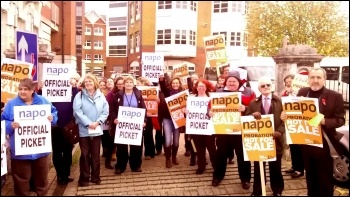 Southampton Napo picket, 5.11.13, photo by Nick Chaffey