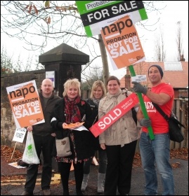Napo strikers in Newcastle, 5.11.13, photo Elaine Brunskill