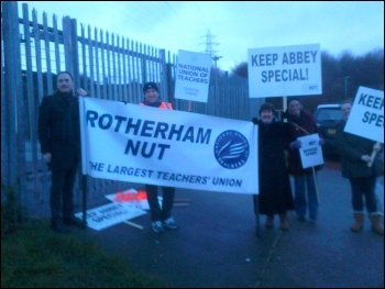 Strike at Abbey school in Kimberworth, Rotherham, 16.1.14, photo A Tice