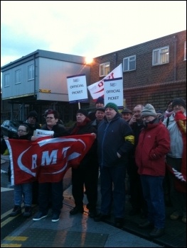 Pickets at Leytonstone station, 5.2.14, photo by Ian Pattison
