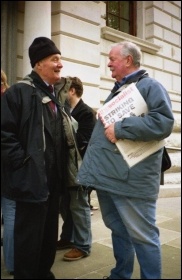 Tony Benn talking  with Socialist Party member Bill Mullins 