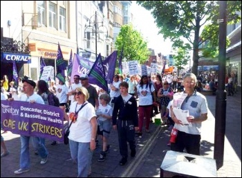 Doncaster Care UK strikers, May 2014, photo A Tice