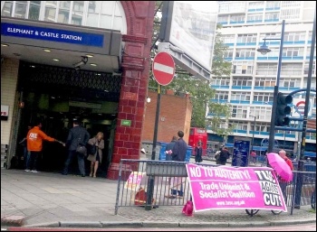 Elephant & Castle tube station, London, 22.5.14, photo by Gary Kandinsky Elephant & Castle tube station, London, 22.5.14, photo by Gary Kandinsky