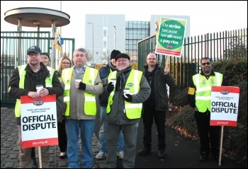 PCS picket in Newcastle, 15.10.14, photo by Elaine Brunskill