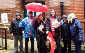 Wet picket line at Half Moon Ct, St Mungo's Broadway strike, 21.10.14