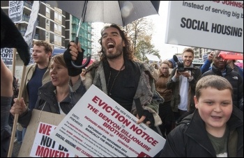 Russell Brand marching with New Era estate tenants and supporters, 8.11.14 , photo Paul Mattsson