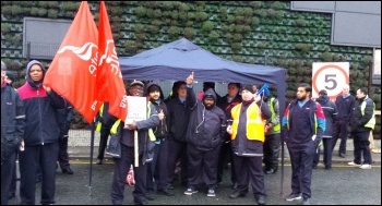 West Ham garage, Unite London bus strike, 13.1.15, photo by Rob Williams