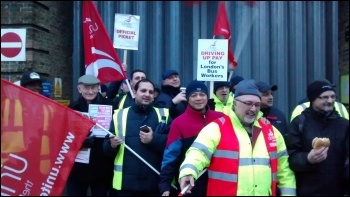 Bow garage, Unite London bus strike, 13.1.15, photo N Byron