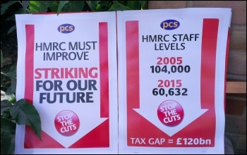 PCS HMRC picket, 26.6.14, photo by Steve Score