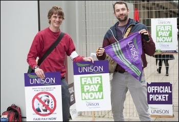 A Unison picket, 10.4.14, Hackney, photo by Paul Mattsson