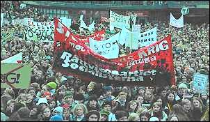 Sweden protest of 10,000 school students 2003