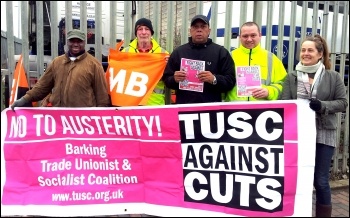 Council refuse workers in Barking and Dagenham strike against cuts of £1000pa 18/3/15, photo Pete Mason