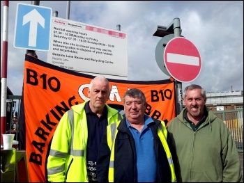 Barking and Dagenham bin workers on an 8 day strike 6-5-15, photo by Pete Mason