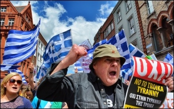 Oxi no to austerity Greece Troika protest old man www.desbyrne.photos (Creative Commons), photo www.desbyrne.photos (Creative Commons)